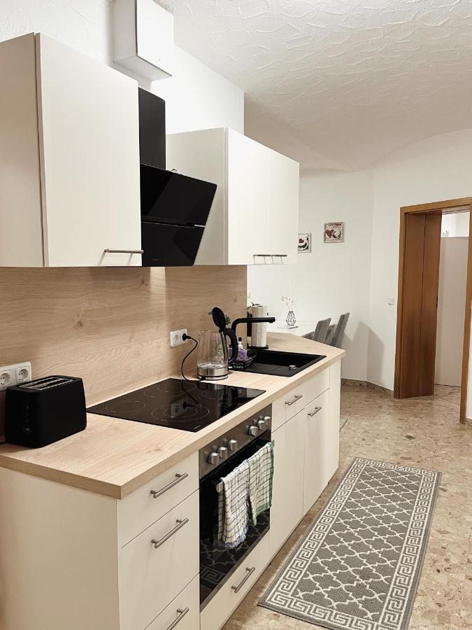 Bohnapartments Elisa - Wohlfuehlapartment Mit 2 Gratis Parkplaetzen Und 3 Schlafzimmern - Wlan - Vollausstattung Erfurt Zewnętrze zdjęcie