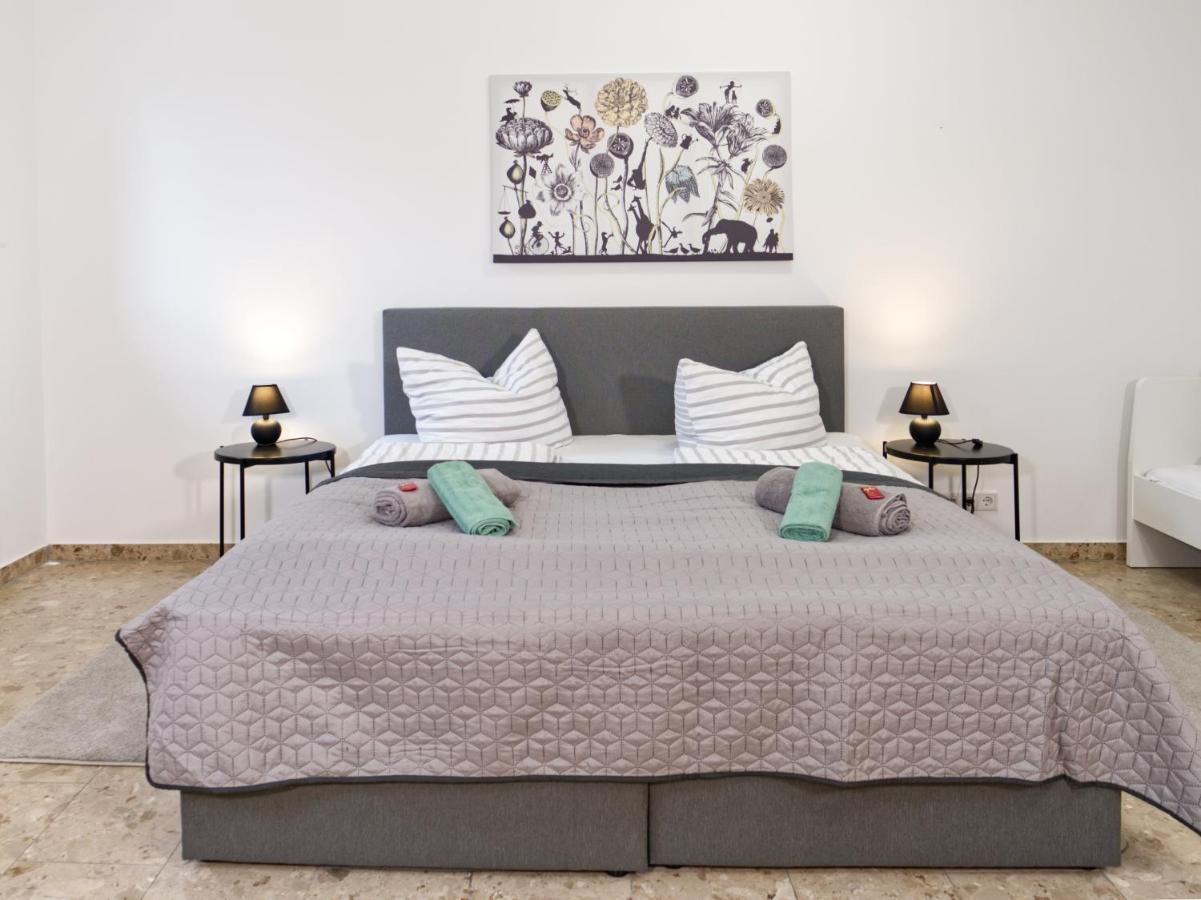 Bohnapartments Elisa - Wohlfuehlapartment Mit 2 Gratis Parkplaetzen Und 3 Schlafzimmern - Wlan - Vollausstattung Erfurt Zewnętrze zdjęcie