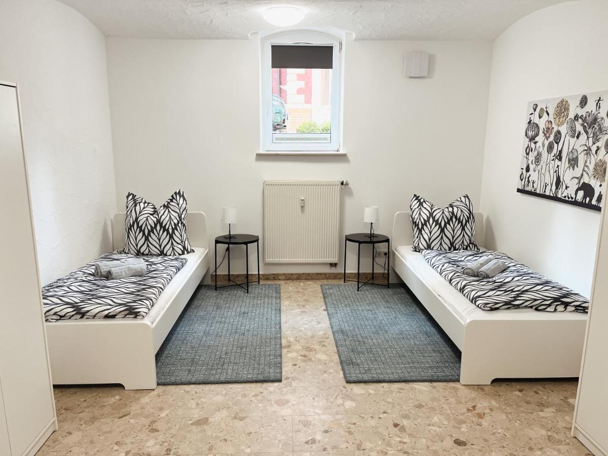 Bohnapartments Elisa - Wohlfuehlapartment Mit 2 Gratis Parkplaetzen Und 3 Schlafzimmern - Wlan - Vollausstattung Erfurt Zewnętrze zdjęcie