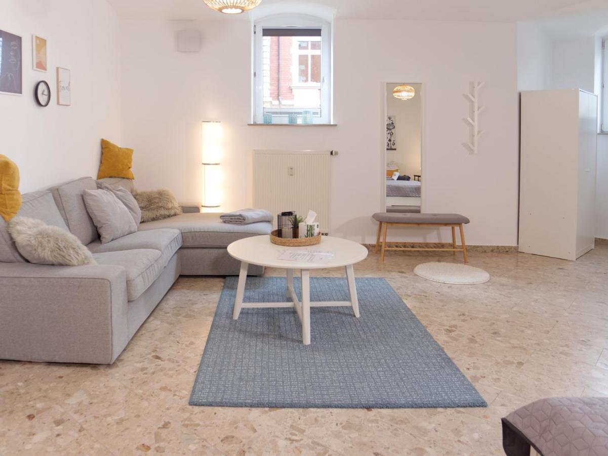 Bohnapartments Elisa - Wohlfuehlapartment Mit 2 Gratis Parkplaetzen Und 3 Schlafzimmern - Wlan - Vollausstattung Erfurt Zewnętrze zdjęcie