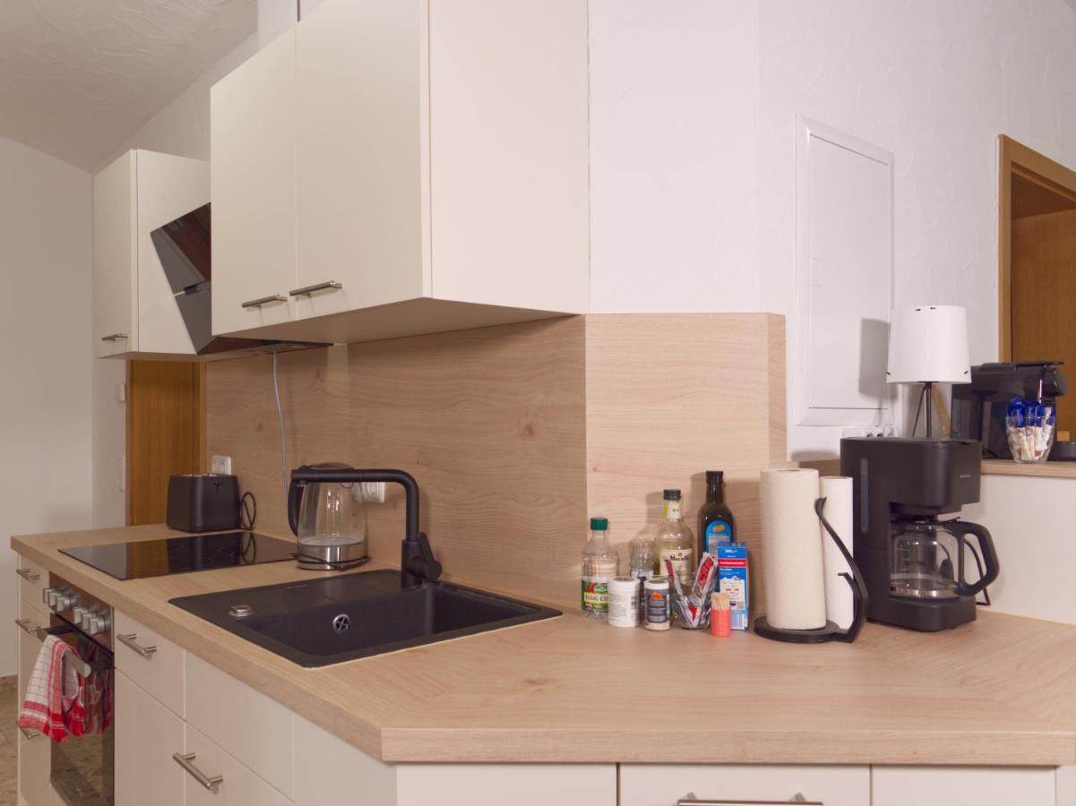 Bohnapartments Elisa - Wohlfuehlapartment Mit 2 Gratis Parkplaetzen Und 3 Schlafzimmern - Wlan - Vollausstattung Erfurt Zewnętrze zdjęcie