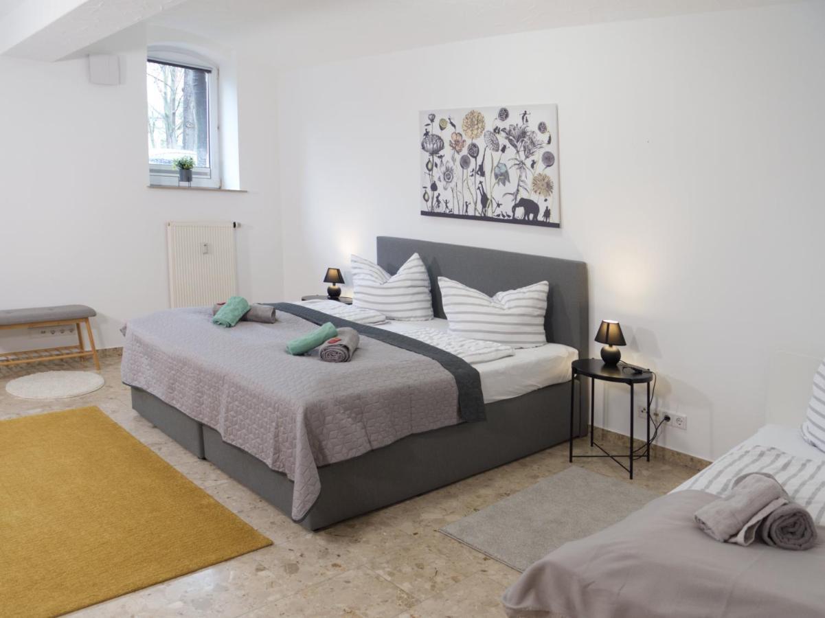 Bohnapartments Elisa - Wohlfuehlapartment Mit 2 Gratis Parkplaetzen Und 3 Schlafzimmern - Wlan - Vollausstattung Erfurt Zewnętrze zdjęcie
