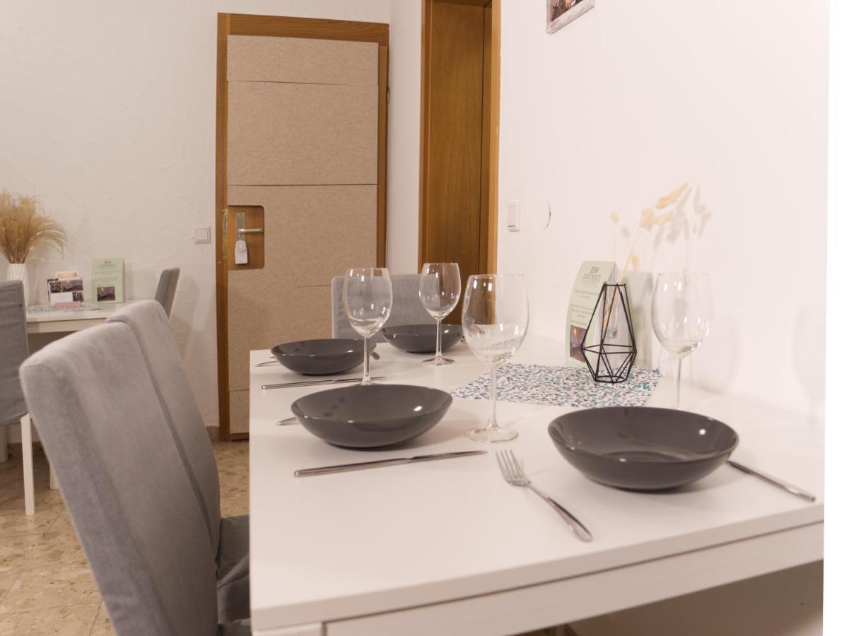 Bohnapartments Elisa - Wohlfuehlapartment Mit 2 Gratis Parkplaetzen Und 3 Schlafzimmern - Wlan - Vollausstattung Erfurt Zewnętrze zdjęcie